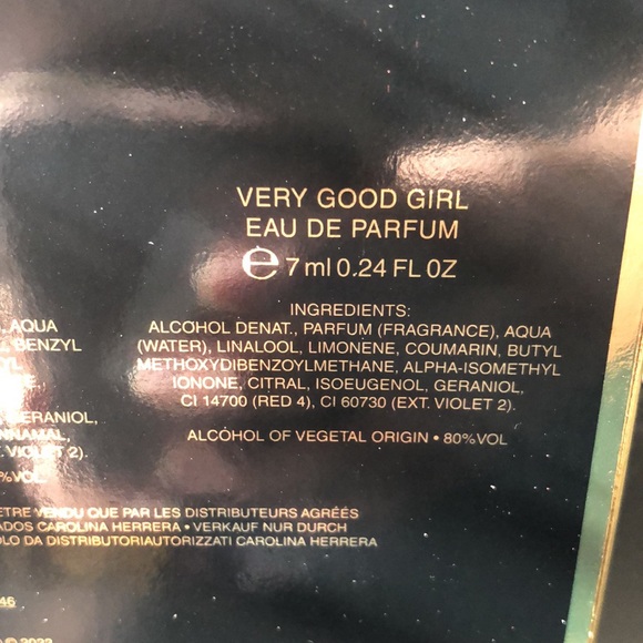 COPY - COPY - Carolina Herrera good girl set - Picture 6 of 7